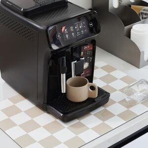 Checkered kitchen tabletop mat